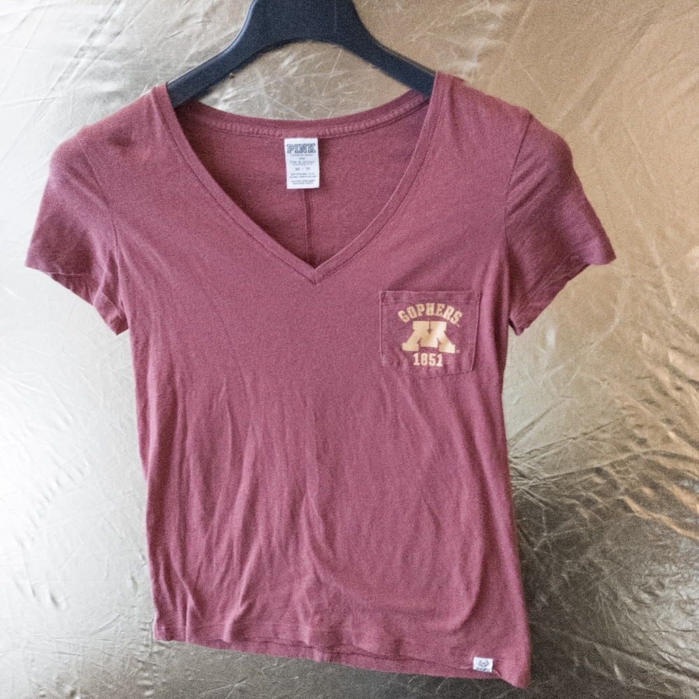 VS PINK Collegiate U of M Gophers V-neck Tee, XS